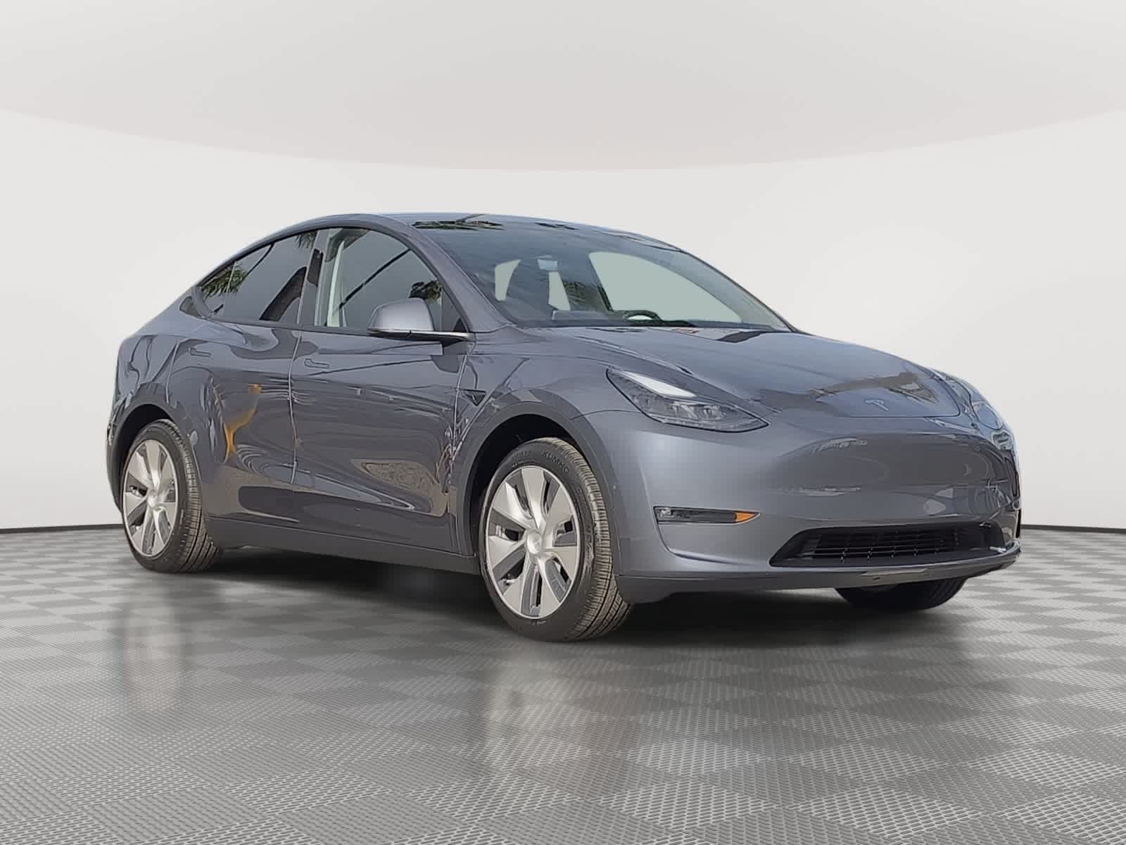 Used 2023 Tesla Model Y 2WD image 3