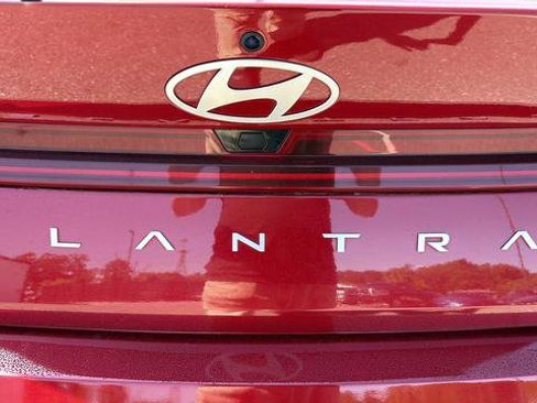 Used 2024 Hyundai Elantra Limited FWD image 31