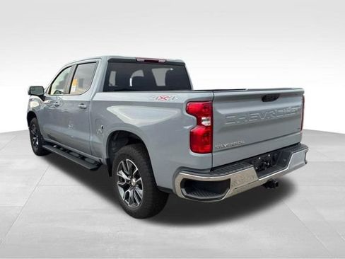 Used 2024 Chevrolet Silverado 1500 LT image 2