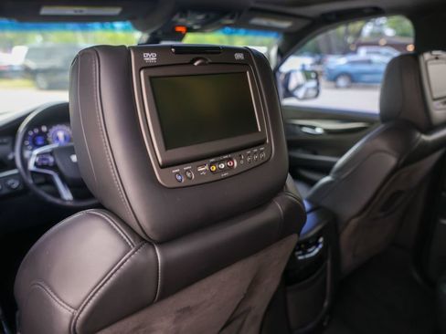 Used 2018 Cadillac Escalade ESV Platinum image 26