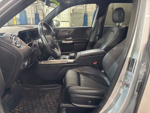 Used 2020 Mercedes-Benz GLB 250 GLB 250 image 9