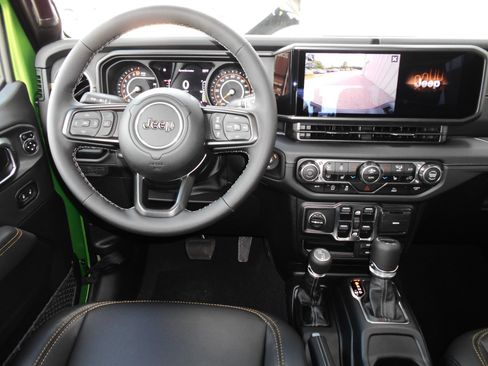 New 2025 Jeep Gladiator Sport image 4