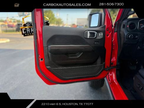 Used 2025 Jeep Wrangler Unlimited Rubicon AWD/4WD image 21