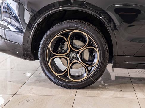 New 2025 Alfa Romeo Stelvio Sprint image 11