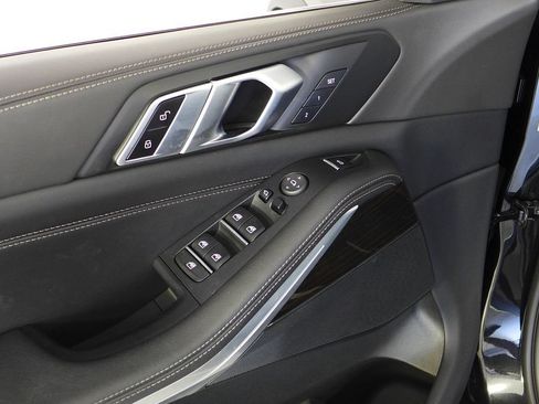 Used 2024 BMW X5 sDrive40i w/ Parking Assistance Package RWD image 12