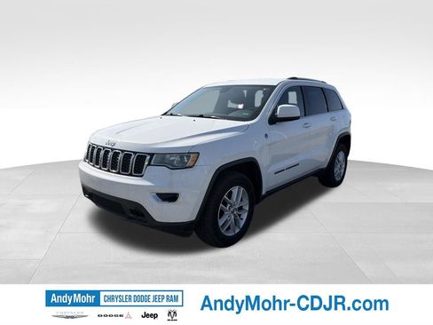 Used 2018 Jeep Grand Cherokee Laredo AWD/4WD image 3