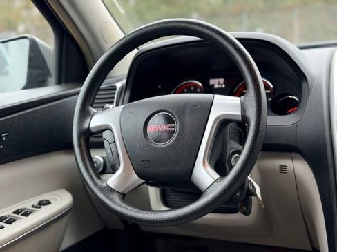 Used 2008 GMC Acadia SLE image 16