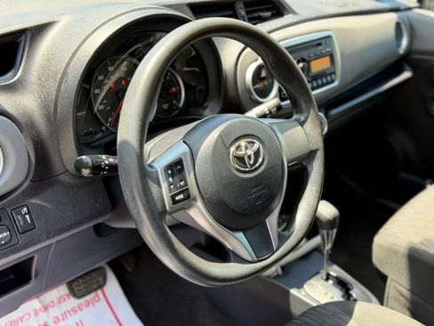 Used 2014 Toyota Yaris LE FWD image 9