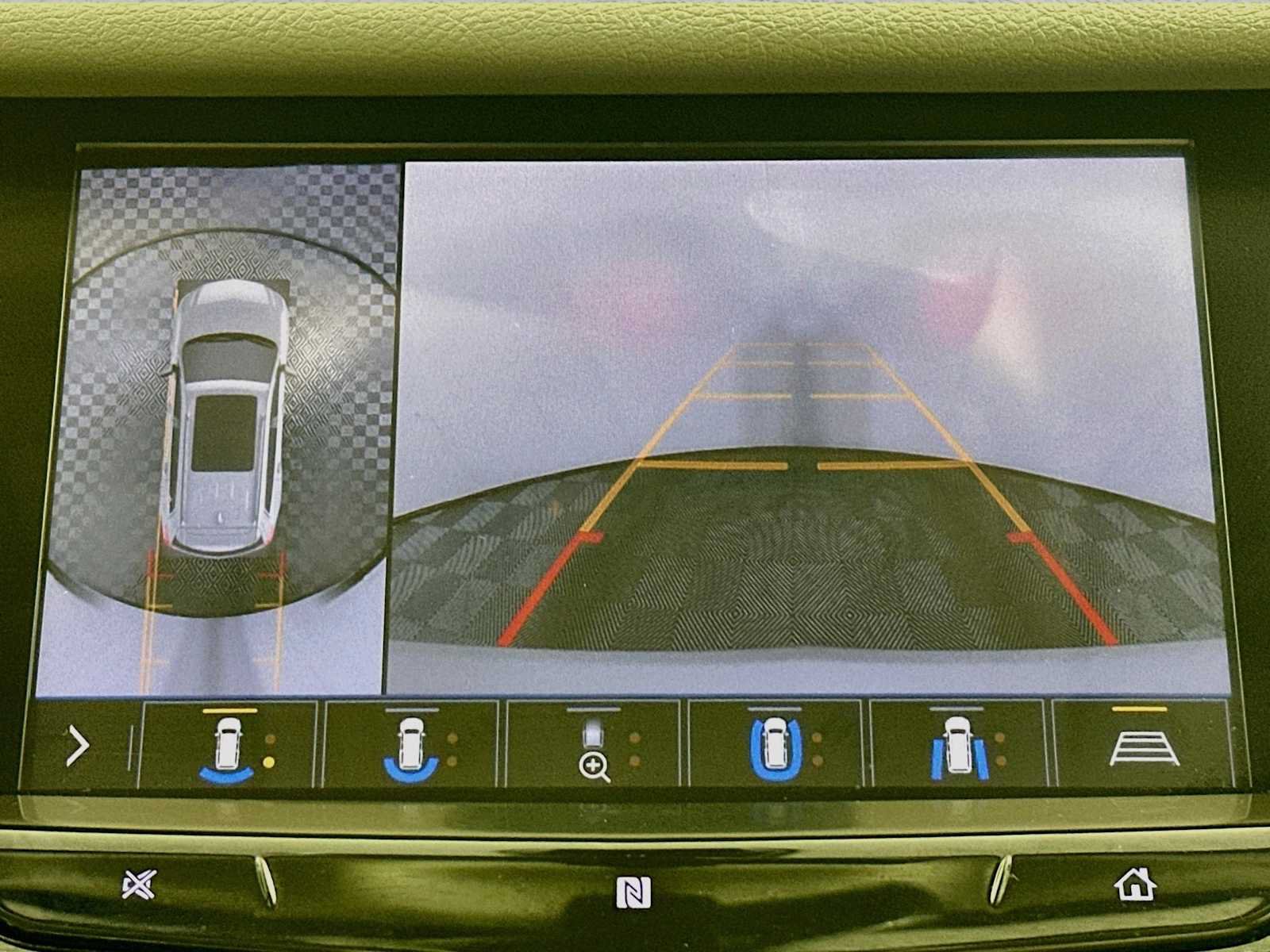 Used 2020 Cadillac XT6 Premium Luxury FWD image 15