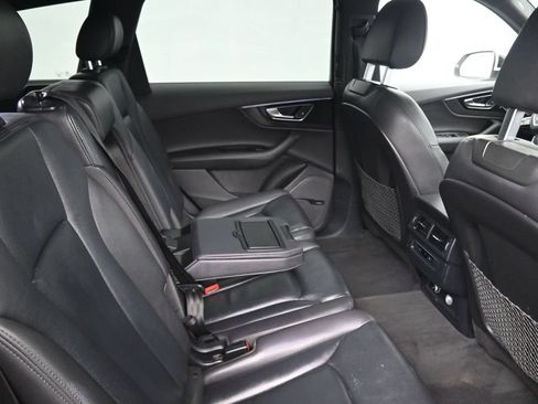 Used 2018 Audi Q7 3.0T Premium Plus w/ Premium Plus Package AWD/4WD image 13