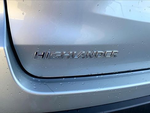 Used 2018 Toyota Highlander XLE AWD/4WD image 33
