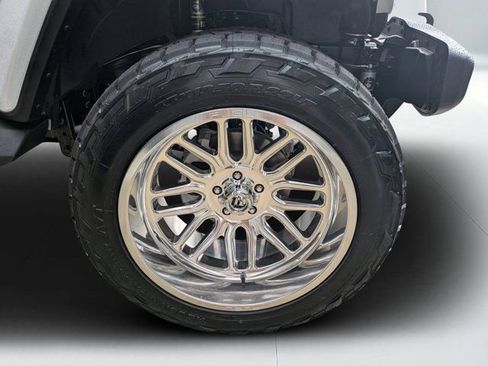 New 2025 Jeep Wrangler Unlimited Sahara AWD/4WD image 8