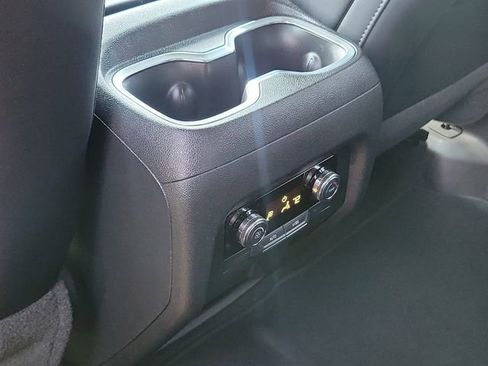 Used 2025 GMC Acadia Elevation w/ Elevation Premium Package FWD image 11