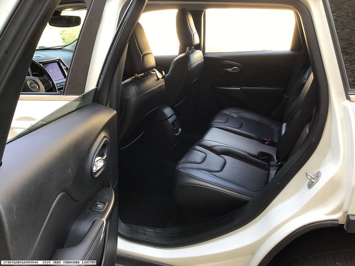Used 2020 Jeep Cherokee Limited w/ Technology Group FWD image 9