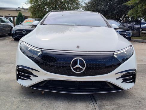 New 2022 Mercedes-Benz EQS 580 4MATIC Sedan image 9