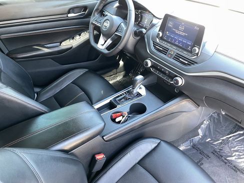 Certified 2022 Nissan Altima 2.5 SR FWD image 9
