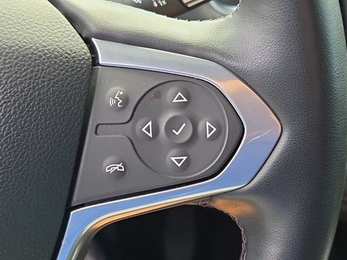 Used 2023 Chevrolet Traverse RS FWD image 26