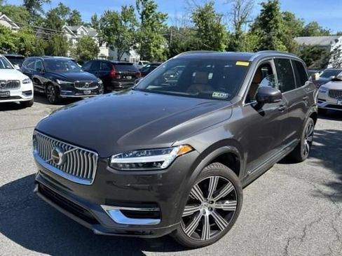 Used 2023 Volvo XC90 B6 Ultimate AWD/4WD image 2
