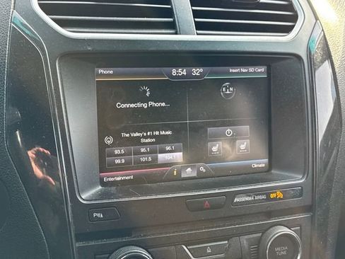 Used 2016 Ford Explorer XLT w/ Equipment Group 202A image 25