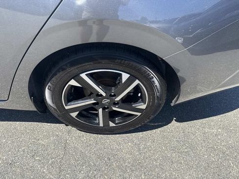 Used 2024 Nissan Sentra SV FWD image 13