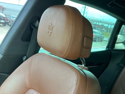 Used 2018 Maserati Levante image 26