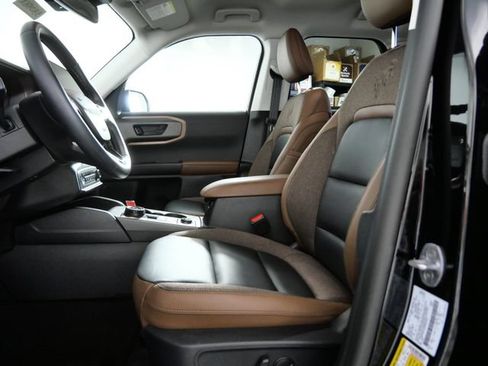 Certified 2025 Ford Bronco Sport Outer Banks w/ Outer Banks Tech Package+ AWD/4WD image 17