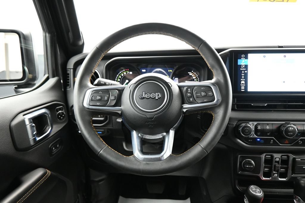 Used 2024 Jeep Wrangler Unlimited Sahara w/ Technology Group AWD/4WD image 16