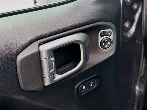 Used 2020 Jeep Wrangler Unlimited Sport image 17