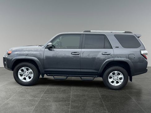 Used 2022 Toyota 4Runner SR5 Premium image 4