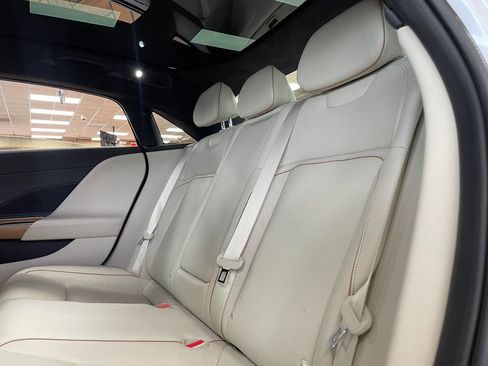 Used 2023 Lucid Air Touring AWD/4WD image 19
