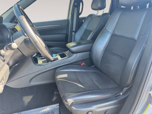 Used 2020 Jeep Grand Cherokee Altitude image 9