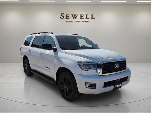 Used 2018 Toyota Sequoia SR5 image 6