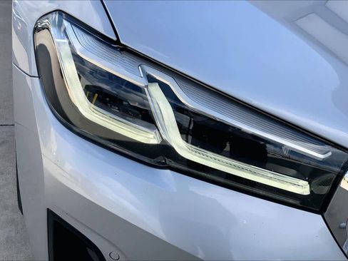 Used 2021 BMW 530i w/ Premium Package image 24