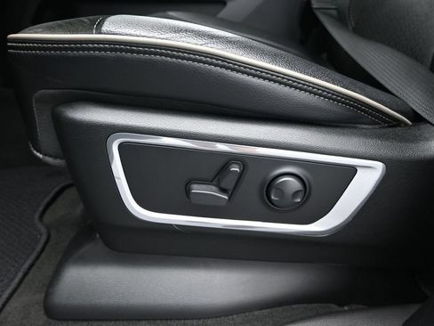 Used 2023 RAM 1500 Laramie AWD/4WD image 21