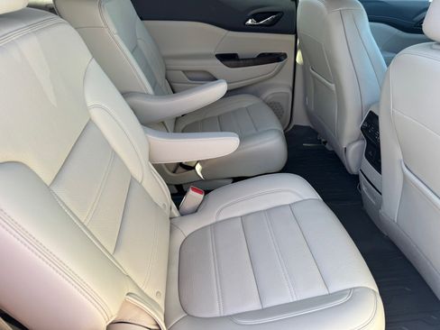 Used 2023 GMC Acadia Denali w/ Denali Ultimate Package image 13