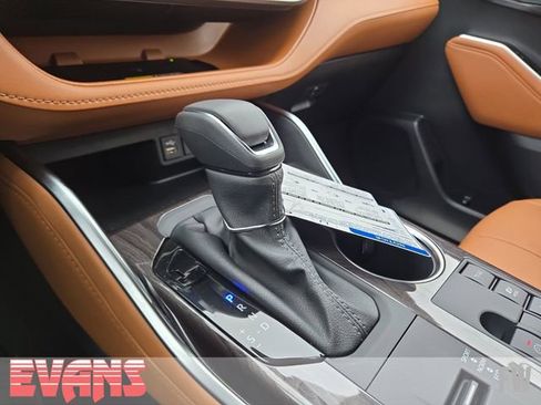 New 2026 Toyota Highlander Platinum image 12