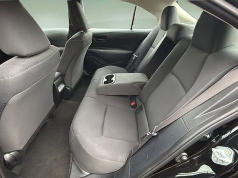 Used 2023 Toyota Corolla LE image 19