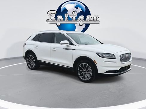 Used 2023 Lincoln Nautilus Reserve image 2