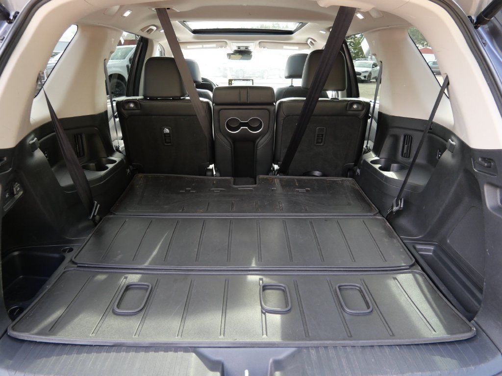 Used 2024 Honda Pilot Touring image 10