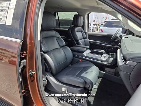 New 2027 Lincoln Navigator Premiere AWD/4WD image 13