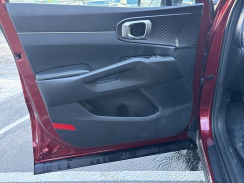 Used 2022 Kia Sorento LX image 26