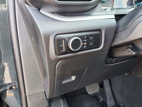 Used 2024 Ford Explorer XLT AWD/4WD image 12