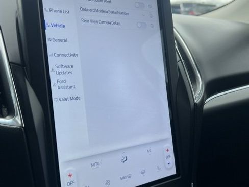 Used 2024 Ford Edge Titanium image 44