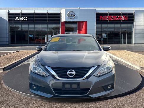 Used 2017 Nissan Altima 2.5 SL image 2