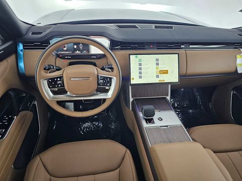 New 2026 Land Rover Range Rover Long Wheelbase SE AWD/4WD image 18