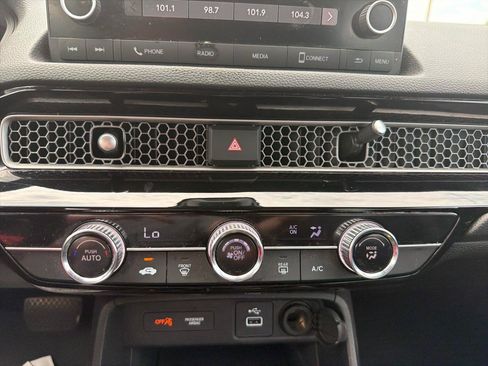 Used 2023 Honda Civic LX image 25