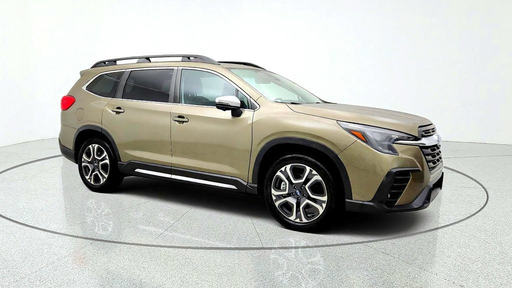 Used 2023 Subaru Ascent Limited w/ Technology Package AWD/4WD image 3