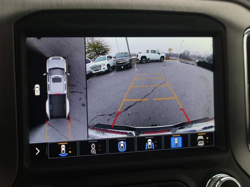 Used 2023 GMC Sierra 3500 Denali w/ Denali Ultimate Package image 24