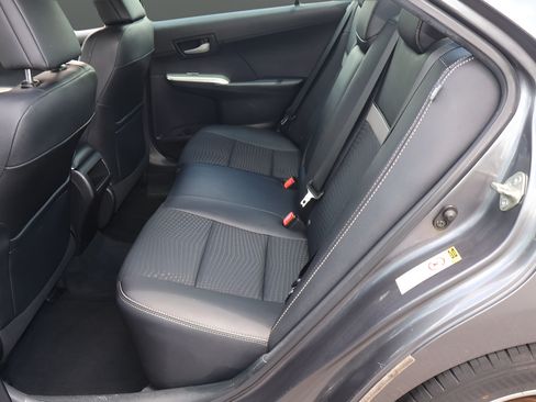 Used 2012 Toyota Camry SE FWD image 13