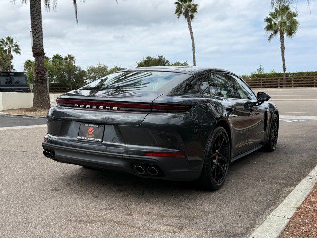 Used 2025 Porsche Panamera image 5